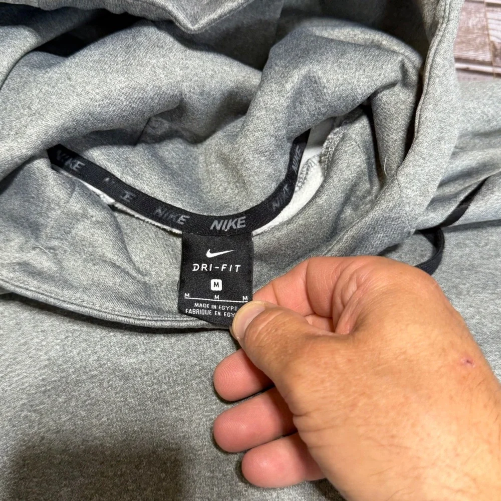 Nike Hoodie Mens Size Medium Gray Dri-Fit Pullover Training Sweatshirt